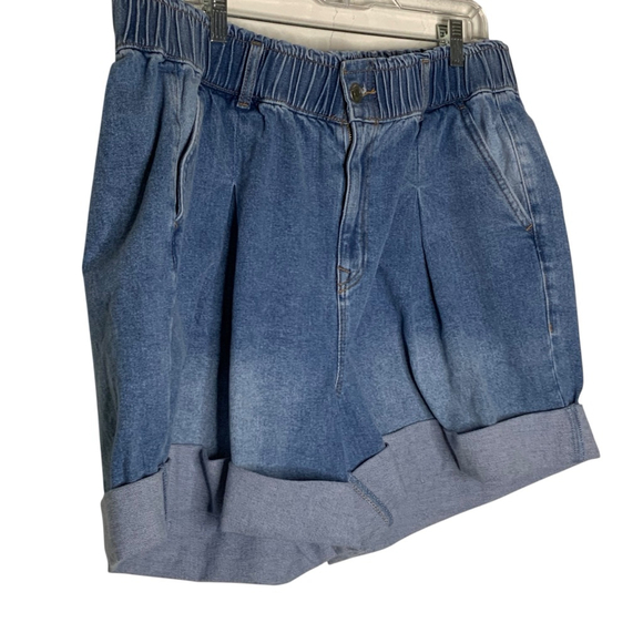 Eloquii jean shorts with elastic waistband. Cuffed with front pleat. Size 18 - Picture 5 of 6